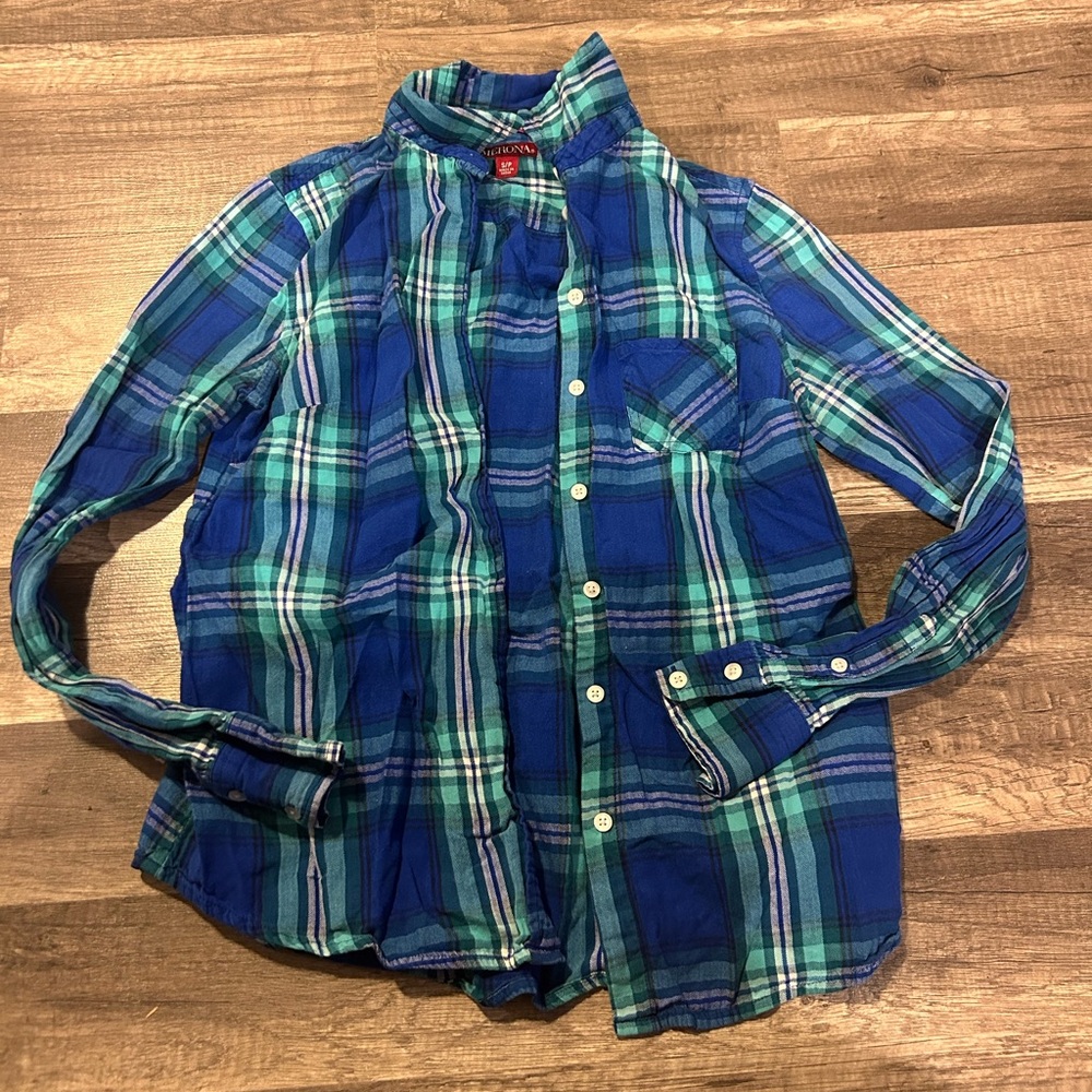 * 🤑💰🤑 3/$10.00 budle item 🤑💰🤑 
Girls longsleeve flannel